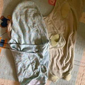 2 Velcro swaddles